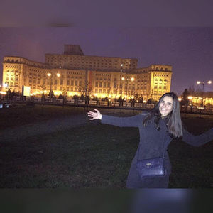 Meet your Posher, Erleta